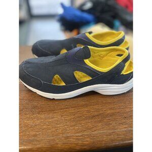 Easy Spirit Women's Closed Toe Hiking Sandals Size 10